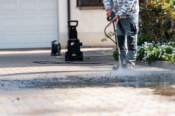 Best Garage Pressure Washing  in North Liberty, IA