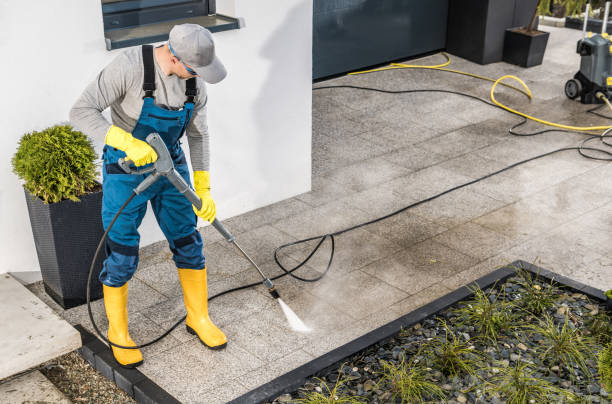 Best Deck Pressure Washing  in North Liberty, IA