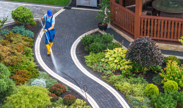 Best Commercial Building Pressure Washing  in North Liberty, IA